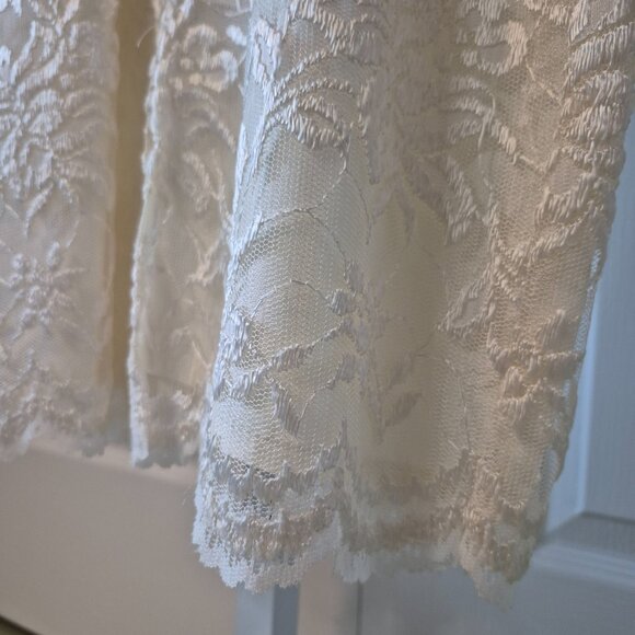M80s/90s White Lace Strapless Cocktail Dress | Scalloped Hem | Vintage 11/12 - Picture 10 of 13
